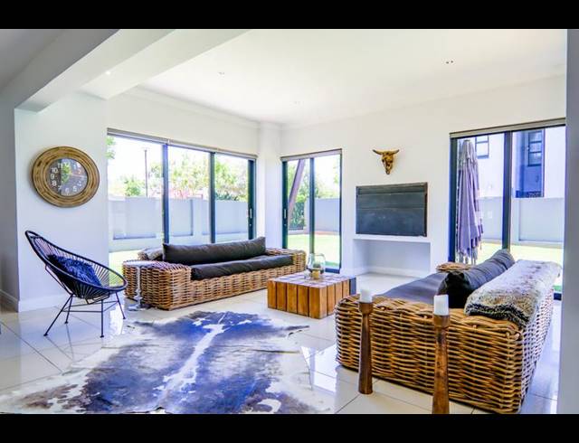 3 BEDROOM HOUSE FOR SALE IN MIDSTREAM ESTATE